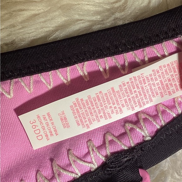 Victoria's Secret Retro  Bikini Top size 36DD - Picture 7 of 7